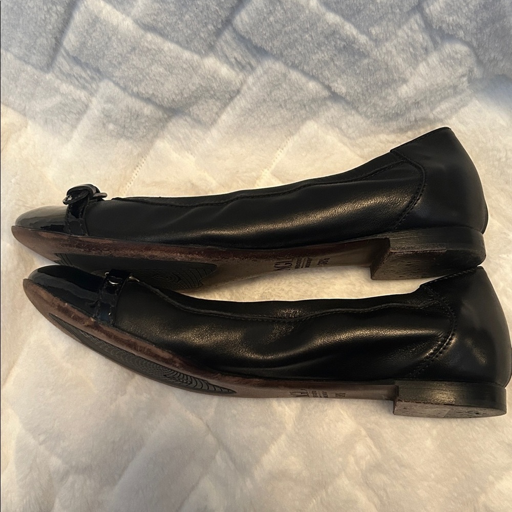 AGL Black Patent Leather Flats gently worn size 38 1/2 - Picture 3 of 7